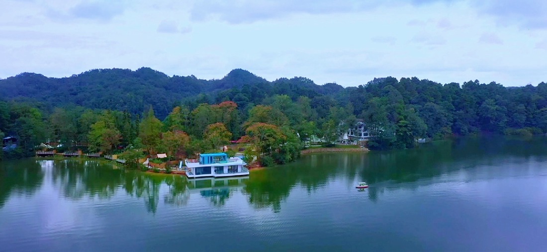 白水湖旅游景區(qū)湖心島（安州區(qū)文化廣播電視和旅游局提供）.jpg